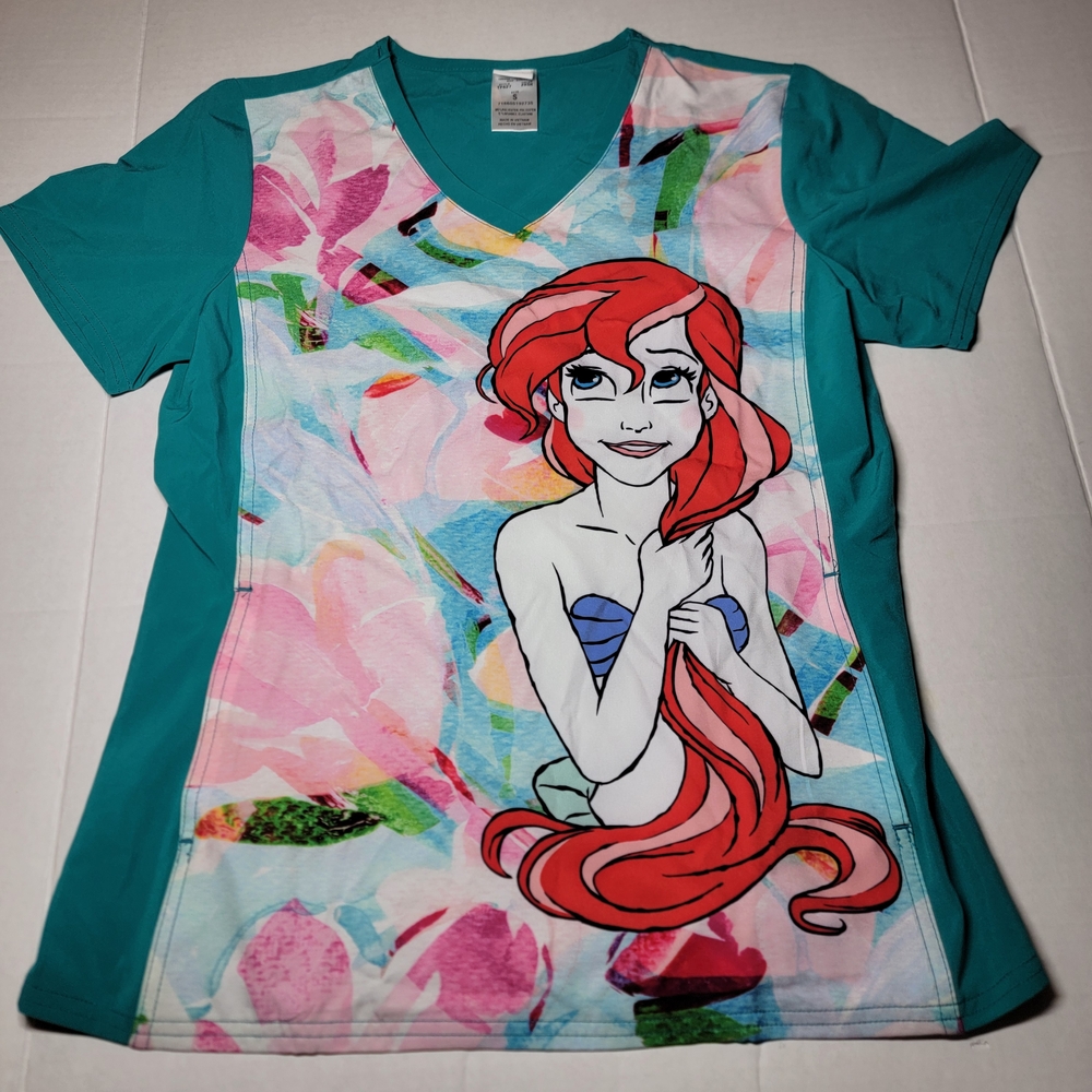Disney The Little Mermaid Ariel Scrub Top Size Small‎